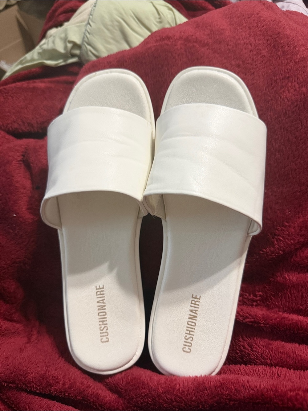 Cushionaire Women’s White Slide Sandals